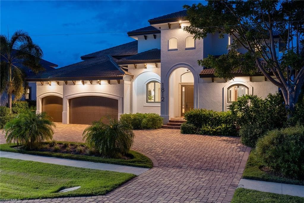 1812 Maywood Ct, Marco Island, FL 34145-1