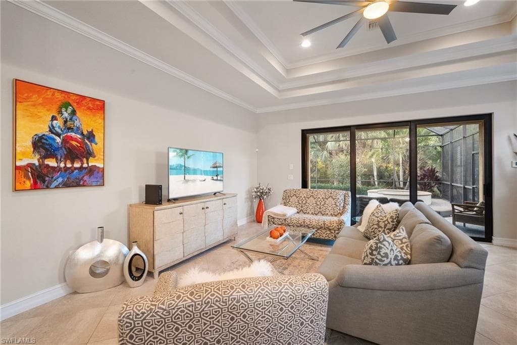6589 Roma Way, Naples, FL 34113-9