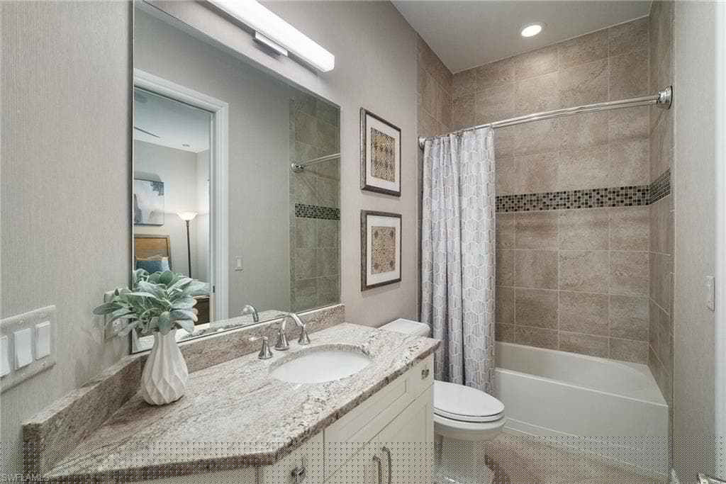 6589 Roma Way, Naples, FL 34113-23