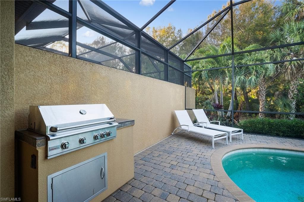 6589 Roma Way, Naples, FL 34113-28