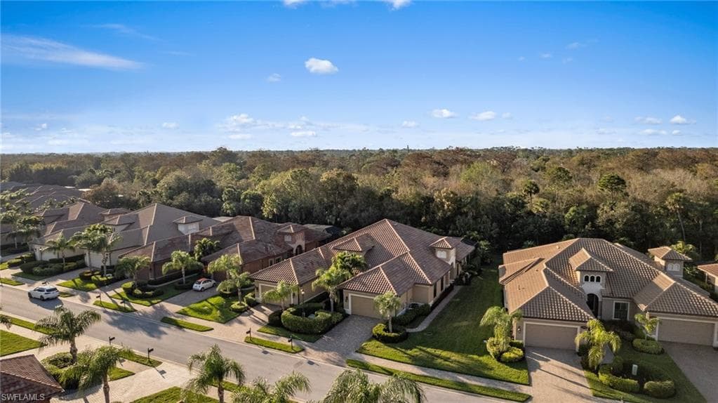 6589 Roma Way, Naples, FL 34113-33