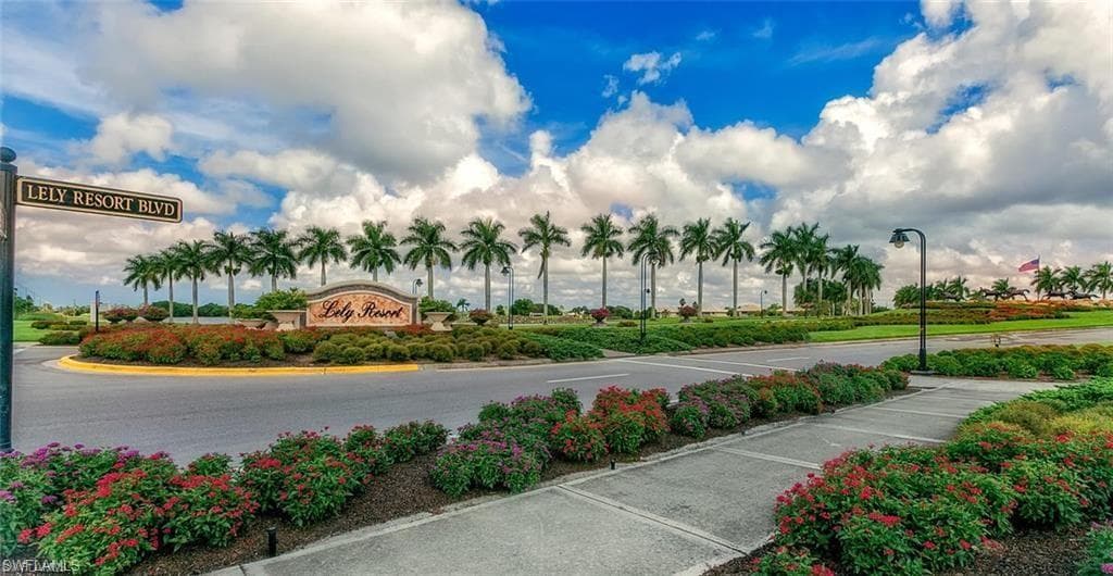 6589 Roma Way, Naples, FL 34113-35