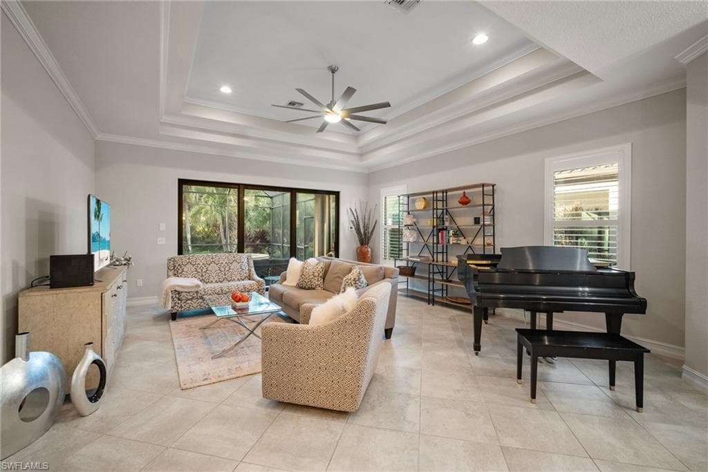 6589 Roma Way, Naples, FL 34113-4
