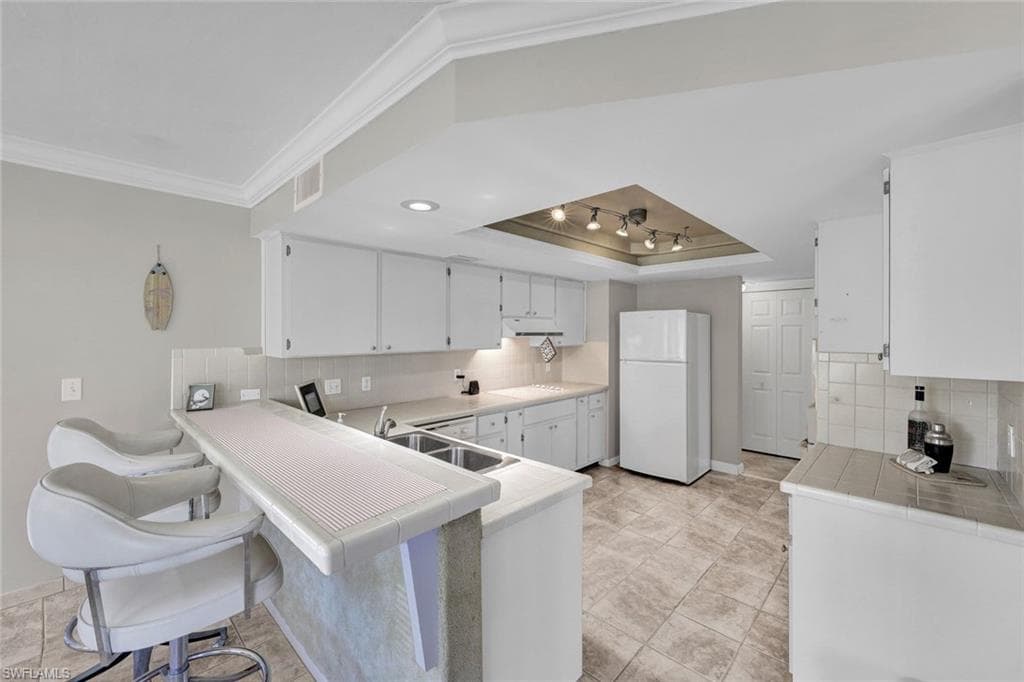 881 Panama Ct 201, Marco Island, FL 34145-9