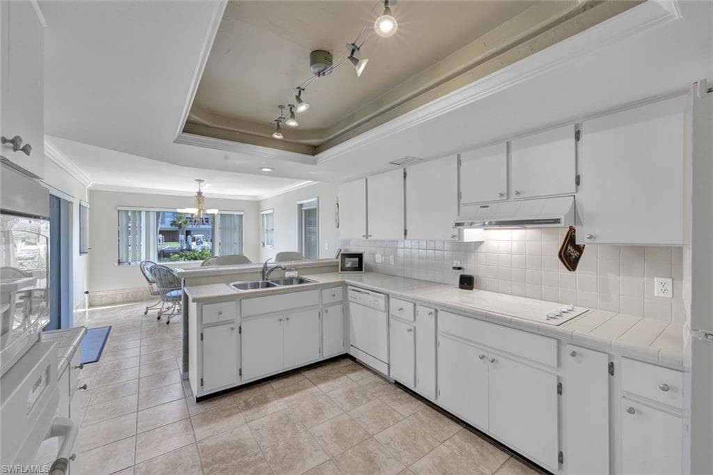 881 Panama Ct 201, Marco Island, FL 34145-10