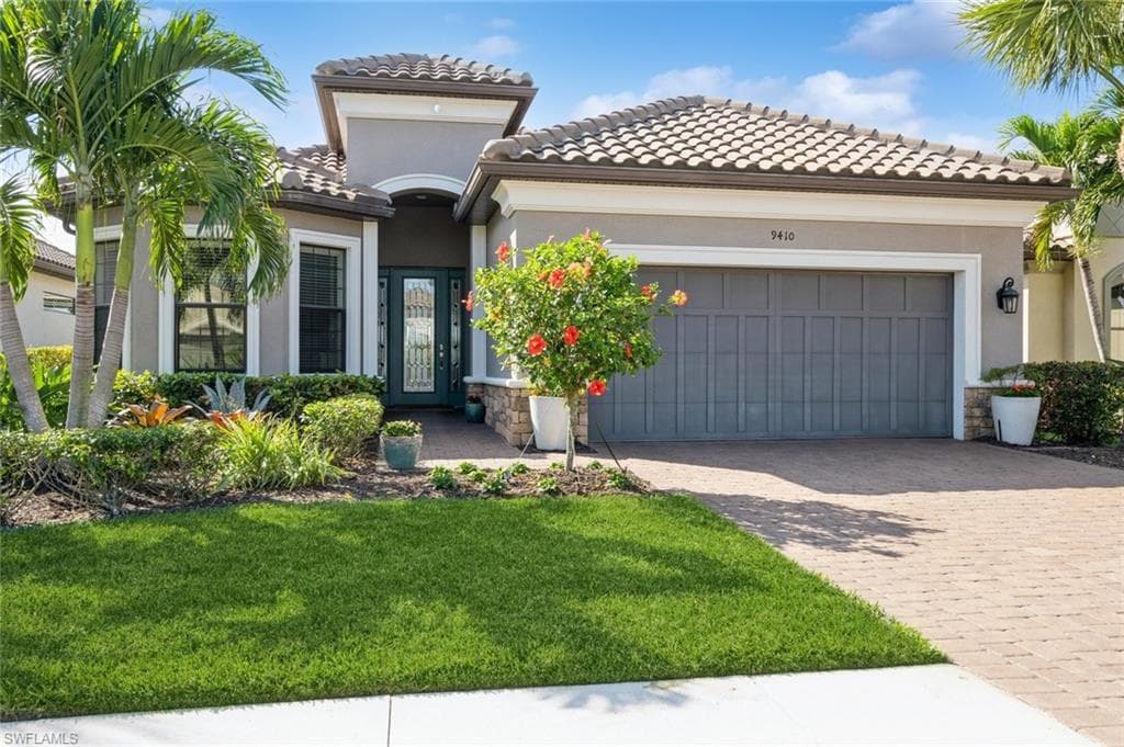 9410 Terresina Dr, Naples, FL 34119-4