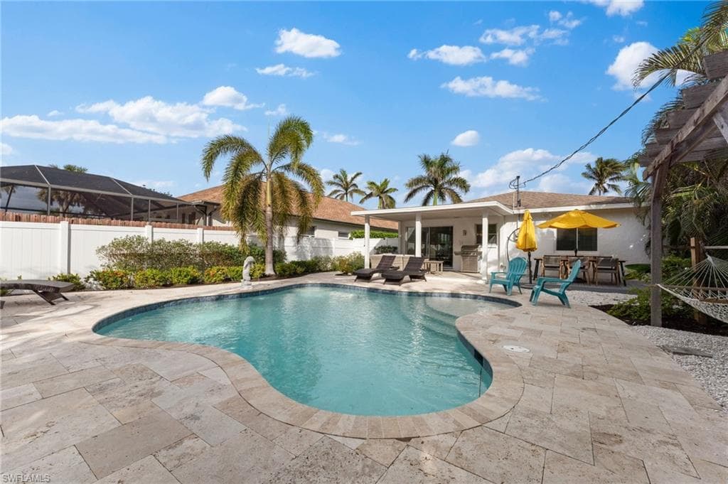 534 97th Ave N, Naples, FL 34108-9