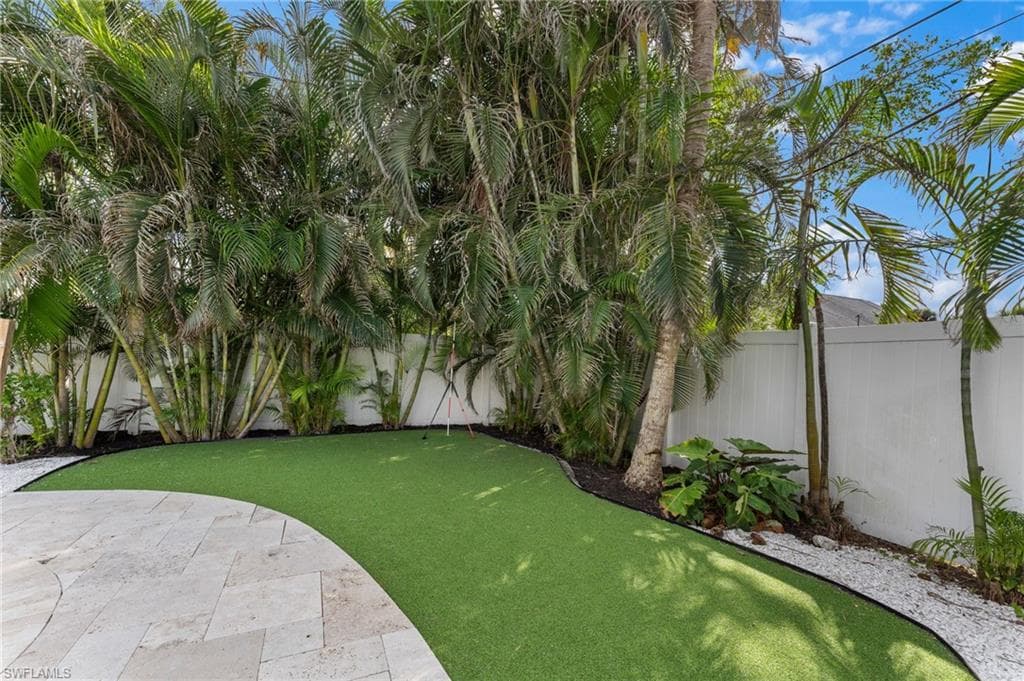 534 97th Ave N, Naples, FL 34108-11