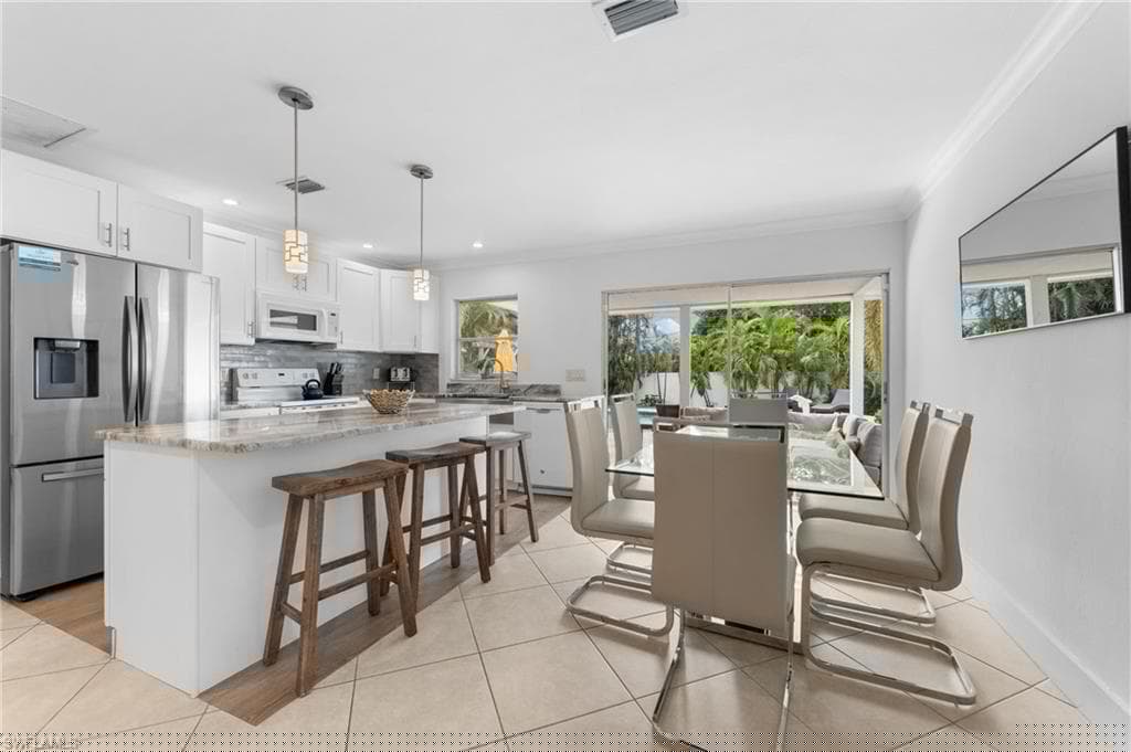 534 97th Ave N, Naples, FL 34108-20