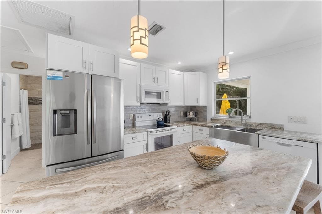 534 97th Ave N, Naples, FL 34108-23