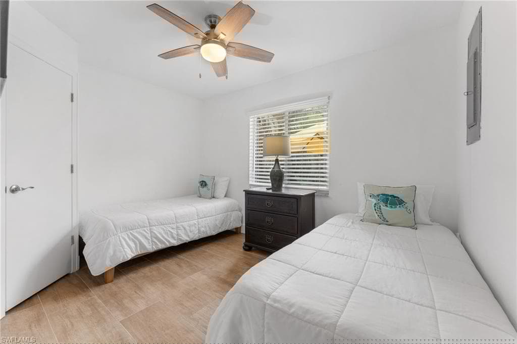534 97th Ave N, Naples, FL 34108-27