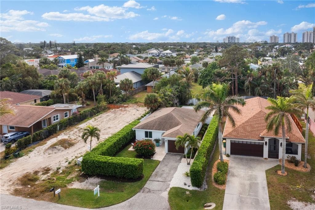 534 97th Ave N, Naples, FL 34108-34