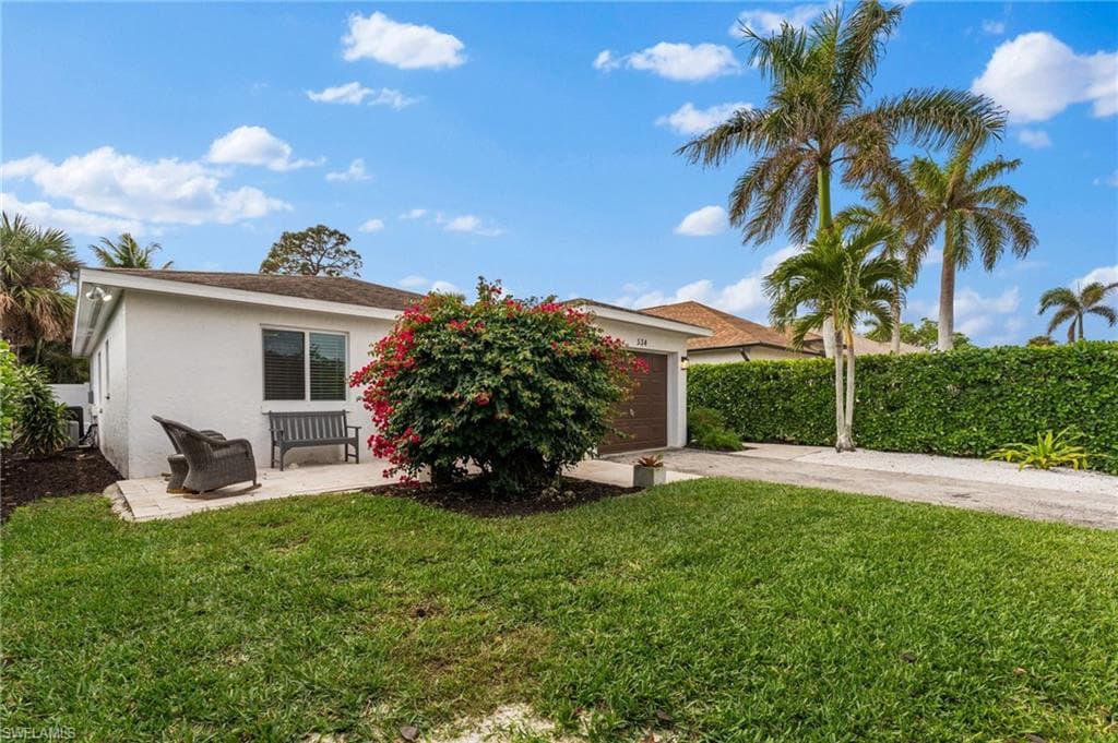 534 97th Ave N, Naples, FL 34108-3