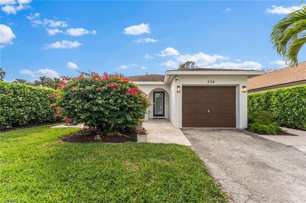 534 97th Ave N, Naples, FL 34108-4