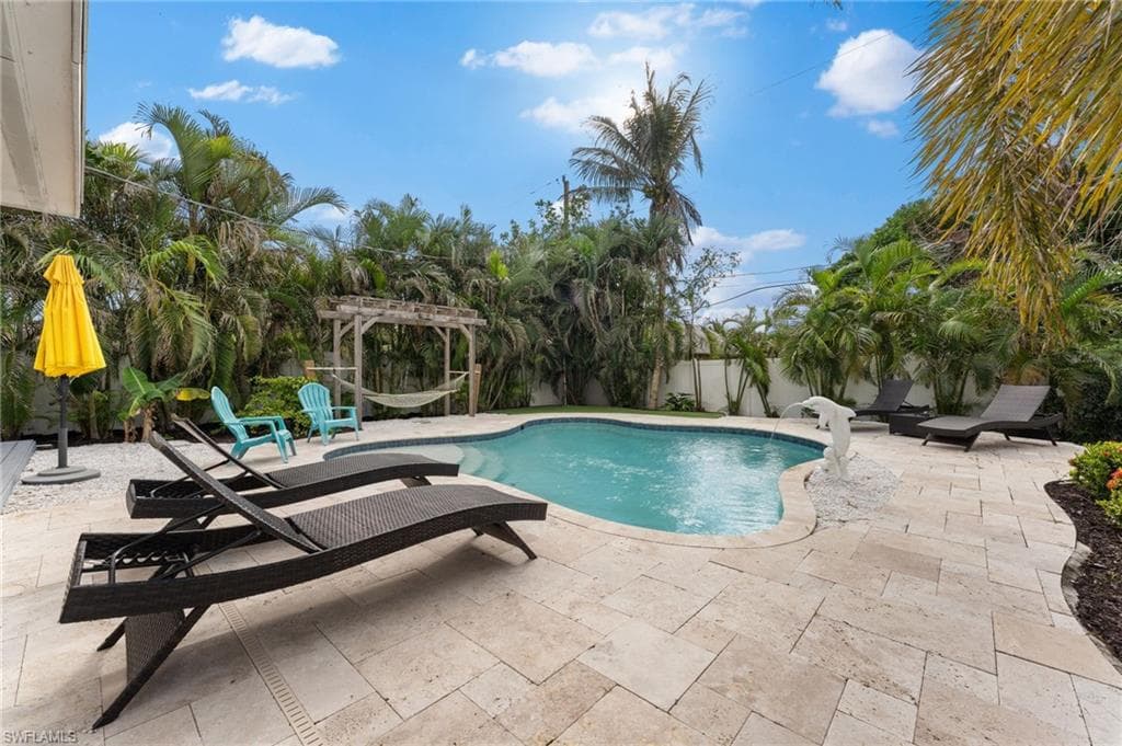 534 97th Ave N, Naples, FL 34108-7