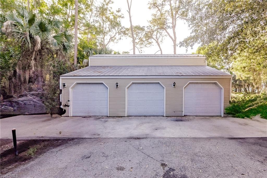 5400 Hawthorn Woods Way, Naples, FL 34116-9