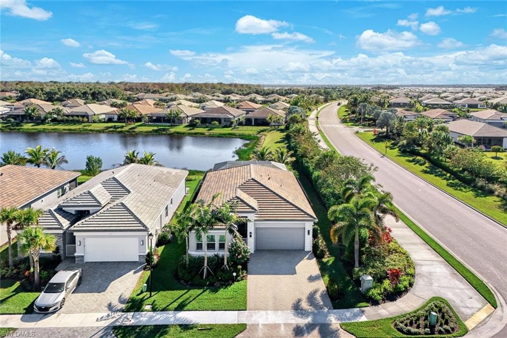11555 Jacaranda Dr, Naples, FL 34120-33
