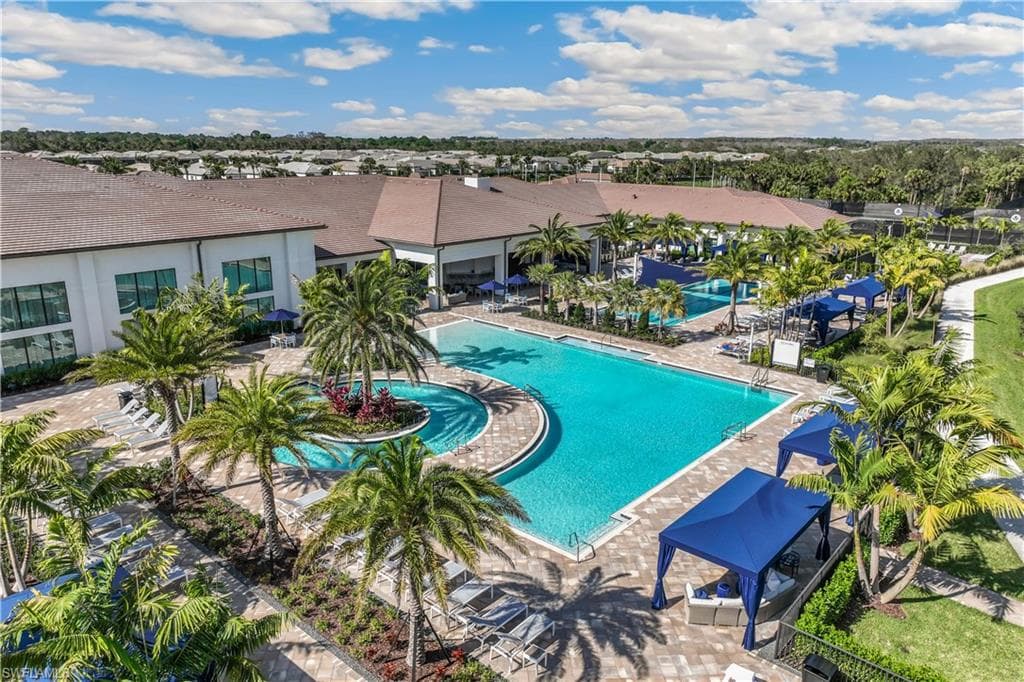 11555 Jacaranda Dr, Naples, FL 34120-40