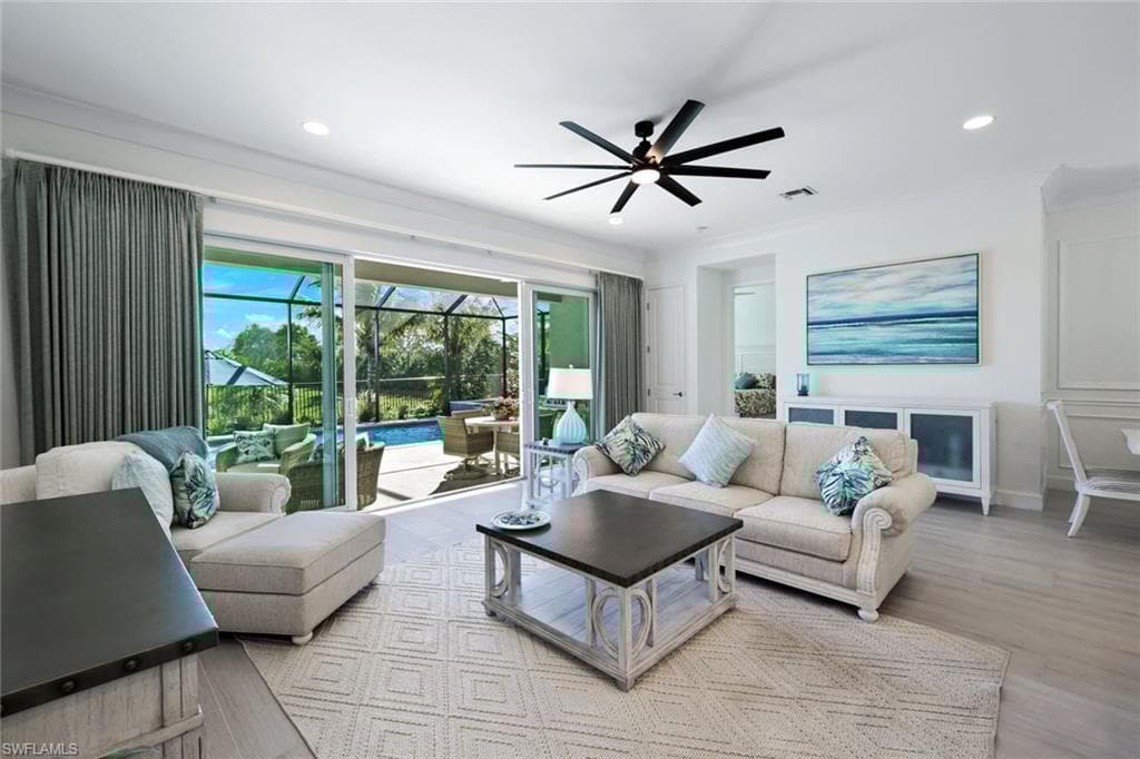 11555 Jacaranda Dr, Naples, FL 34120-6