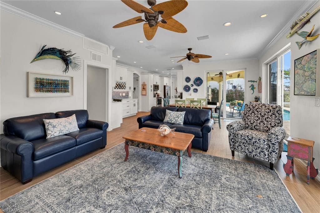 125 Conners Ave, Naples, FL 34108-9