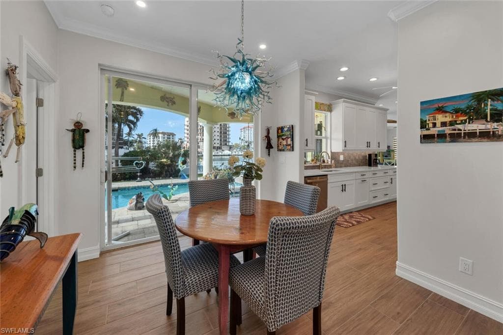 125 Conners Ave, Naples, FL 34108-11