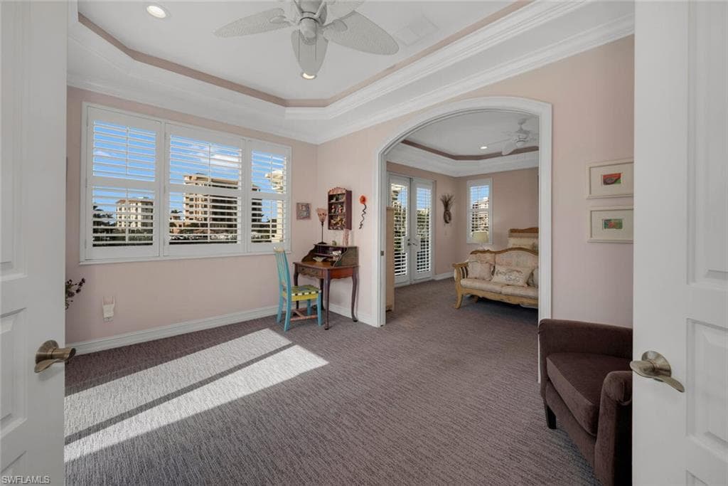 125 Conners Ave, Naples, FL 34108-17