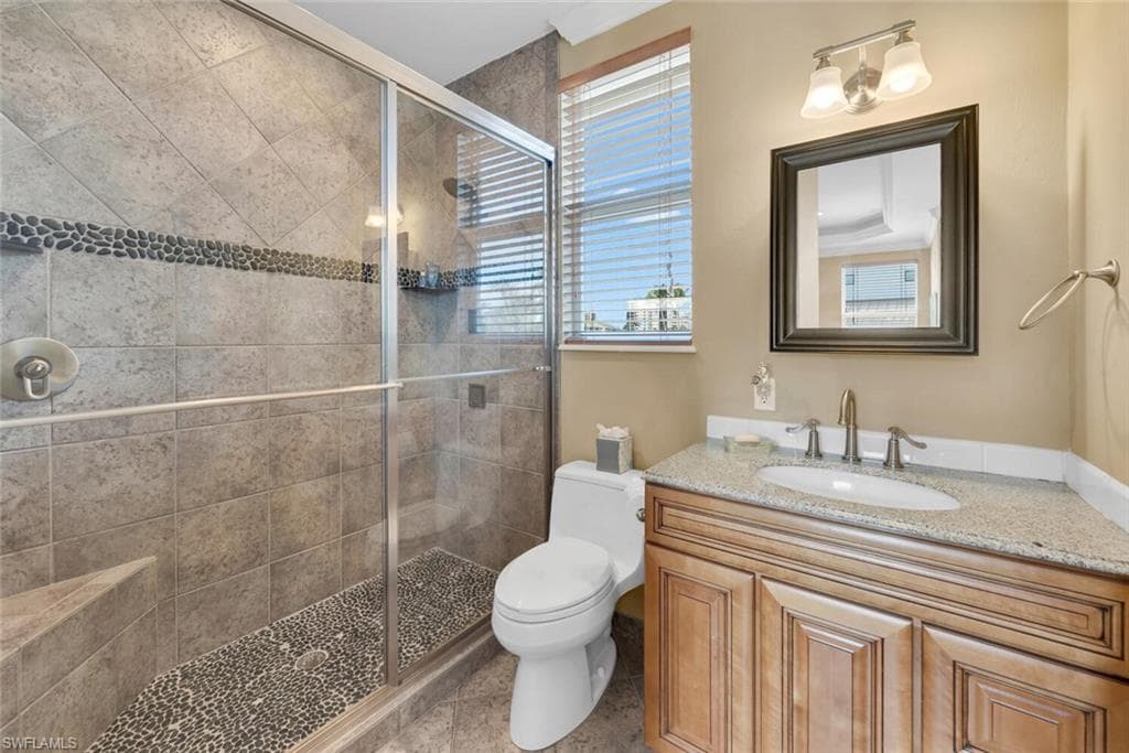125 Conners Ave, Naples, FL 34108-19