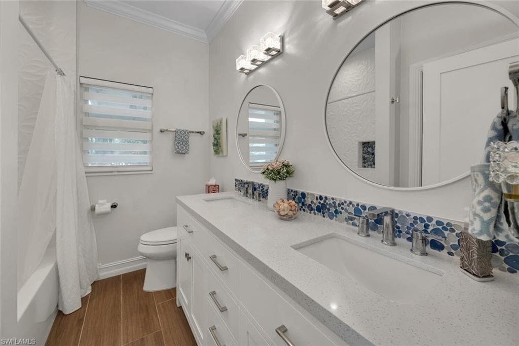 125 Conners Ave, Naples, FL 34108-23