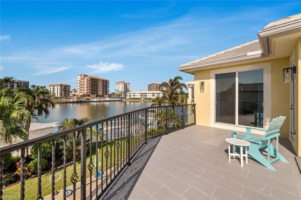 125 Conners Ave, Naples, FL 34108-25