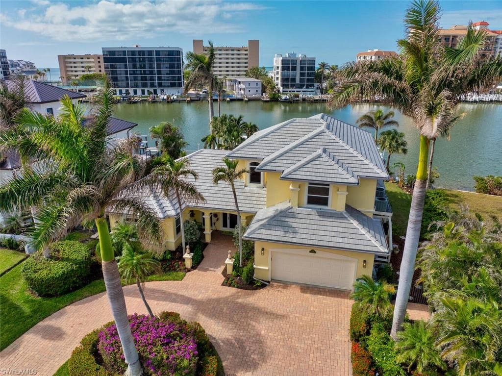 125 Conners Ave, Naples, FL 34108-1