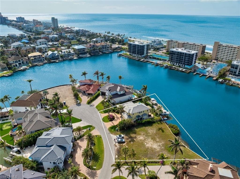 125 Conners Ave, Naples, FL 34108-3