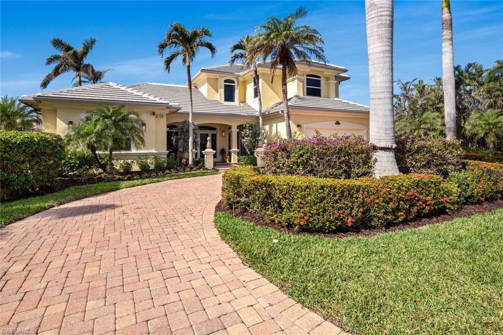125 Conners Ave, Naples, FL 34108-5