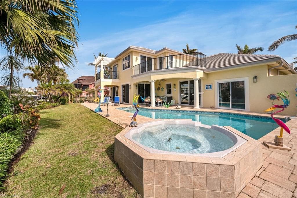 125 Conners Ave, Naples, FL 34108-6