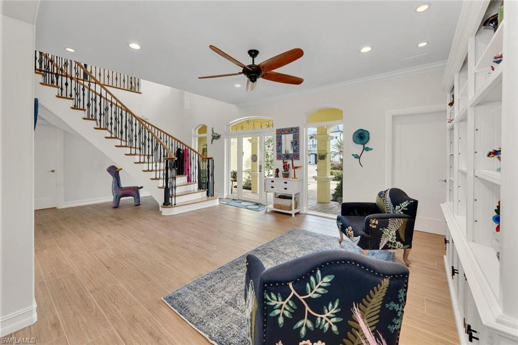 125 Conners Ave, Naples, FL 34108-7