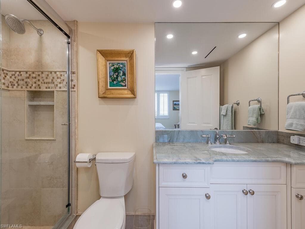 5601 Turtle Bay Dr 404, Naples, FL 34108-15