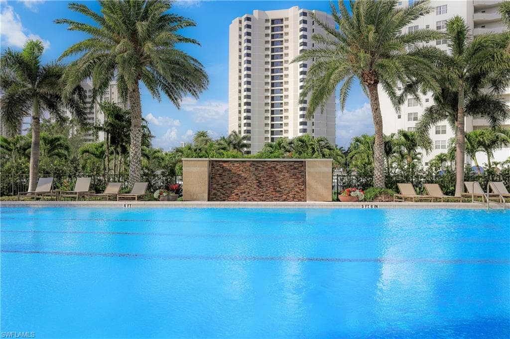 5601 Turtle Bay Dr 404, Naples, FL 34108-21
