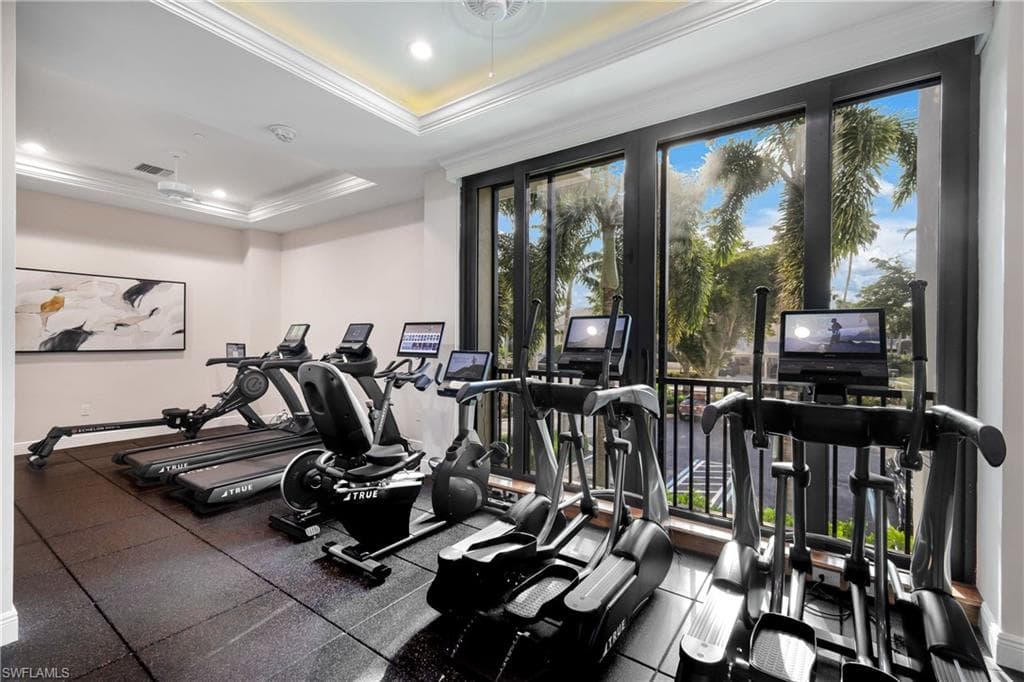 5601 Turtle Bay Dr 404, Naples, FL 34108-26