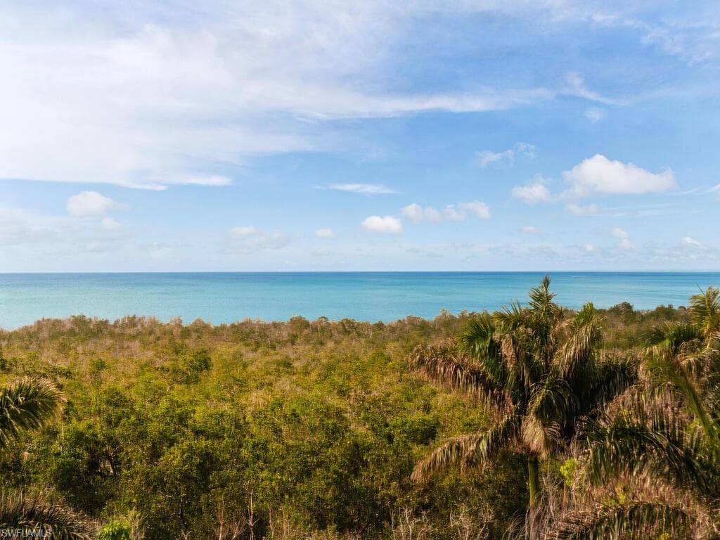 5601 Turtle Bay Dr 404, Naples, FL 34108-3