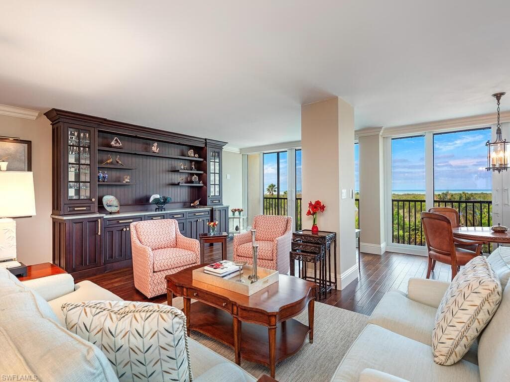 5601 Turtle Bay Dr 404, Naples, FL 34108-4