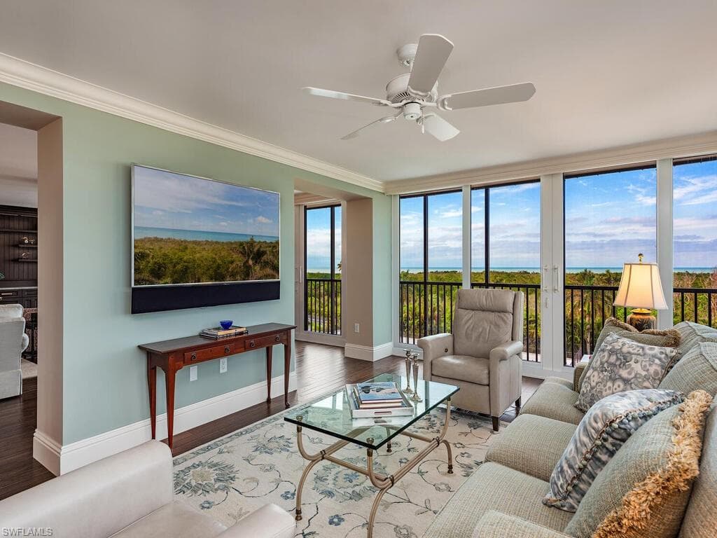 5601 Turtle Bay Dr 404, Naples, FL 34108-6