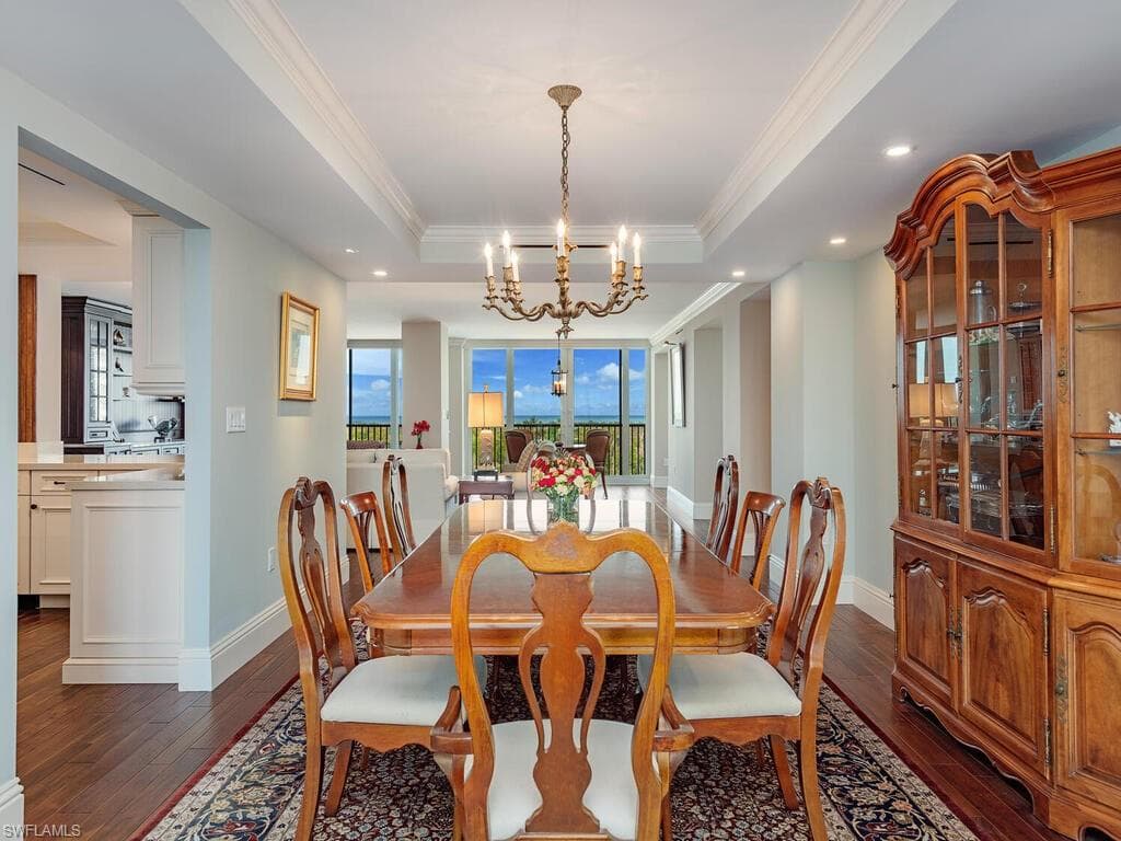 5601 Turtle Bay Dr 404, Naples, FL 34108-7