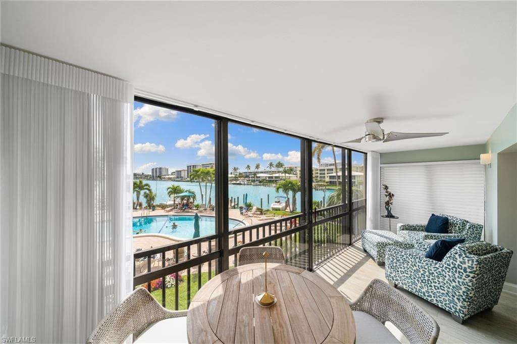 222 Harbour Dr 207, Naples, FL 34103-4