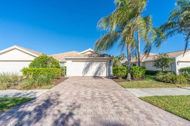 7268 Salerno Ct, Naples, FL 34114-8