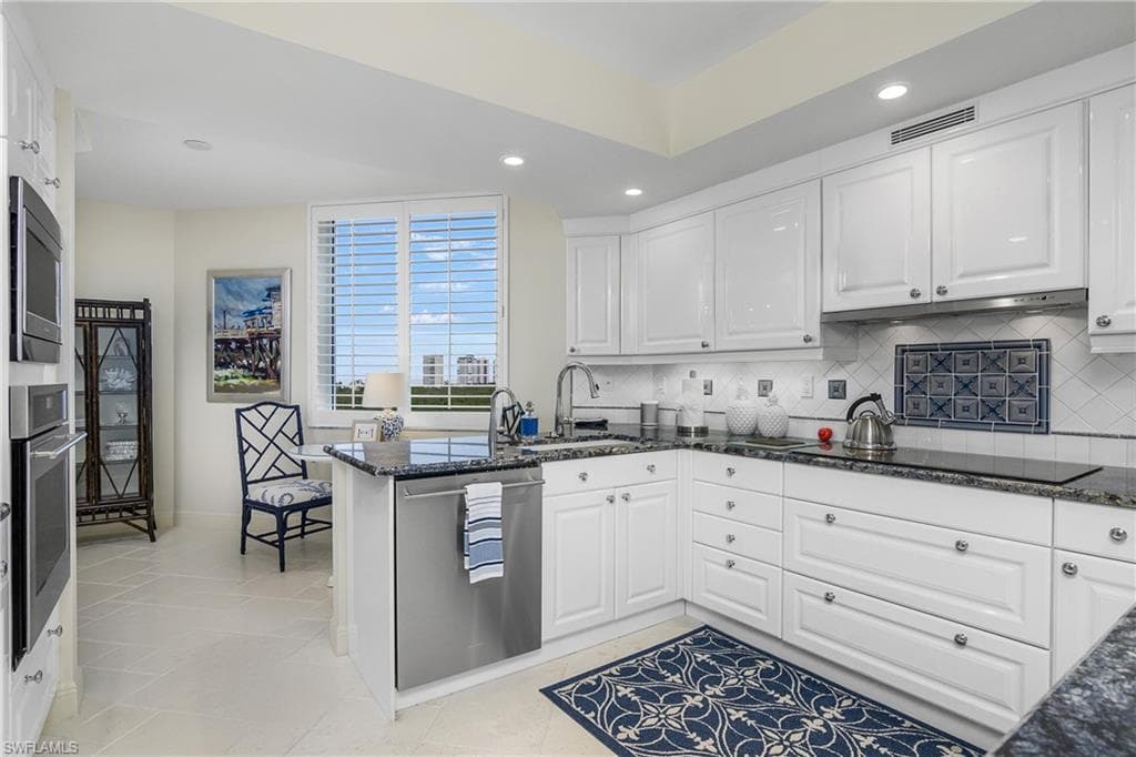 7225 Pelican Bay Blvd 805, Naples, FL 34108-11