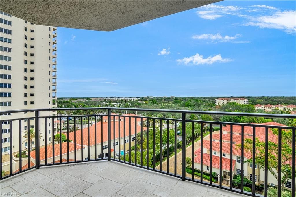 7225 Pelican Bay Blvd 805, Naples, FL 34108-26