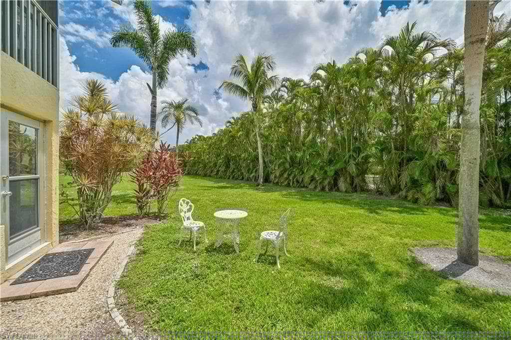 8141 Country Rd 104, Fort Myers, FL 33919-15