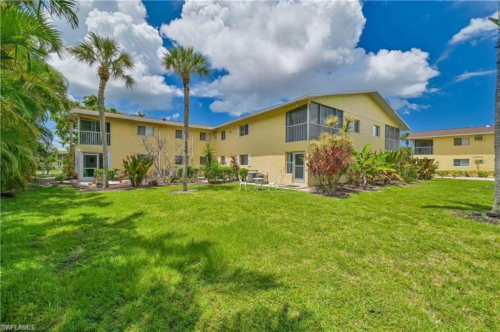 8141 Country Rd 104, Fort Myers, FL 33919-16