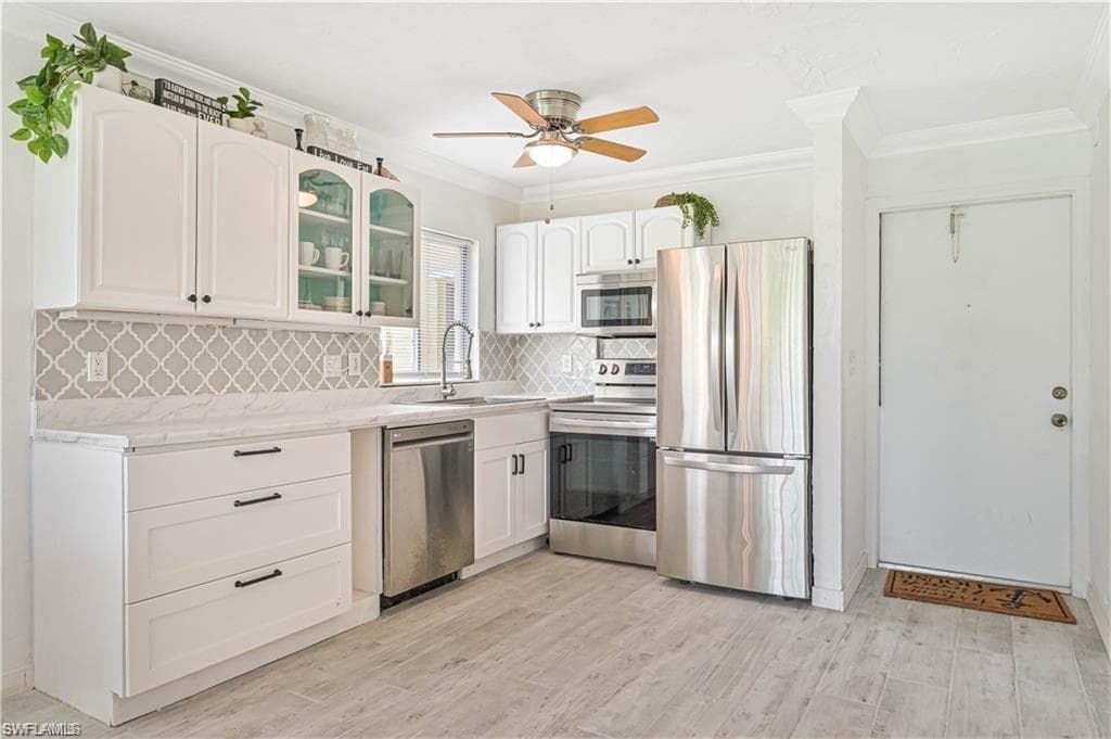 8141 Country Rd 104, Fort Myers, FL 33919-2