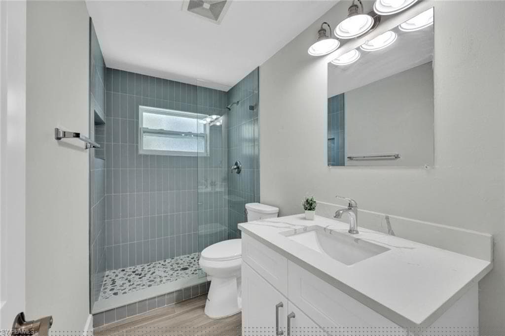 373 Egret Ave, Naples, FL 34108-18