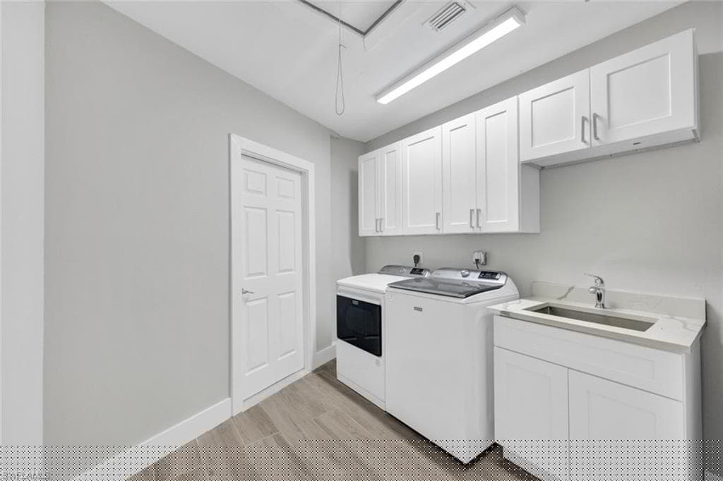 373 Egret Ave, Naples, FL 34108-22